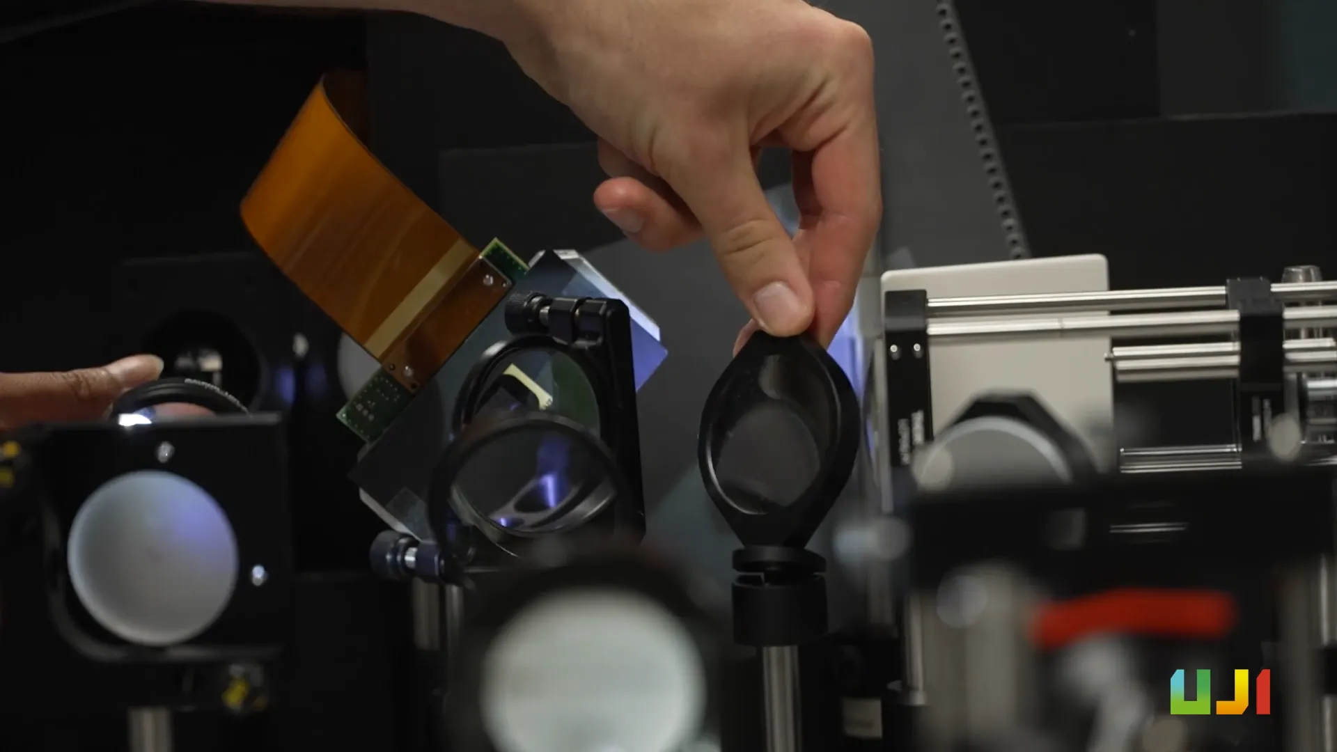 dynamo-lab-optics-hand